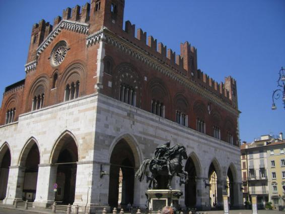 Cities and Courts In the Po Valley Venice to Milan